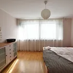 Lovely & Spacious With Sauna Apartman *