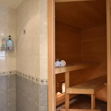 Lovely & Spacious With Sauna 탈린