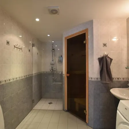 아파트 Lovely & Spacious With Sauna *